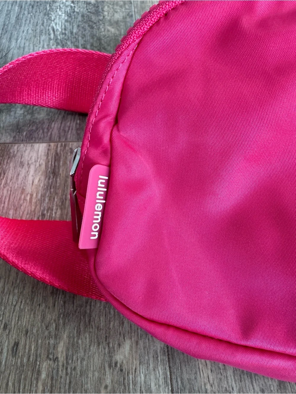 Like new! lululemon Everywhere Belt Bag 1L - Glaze Pink or Lip Gloss